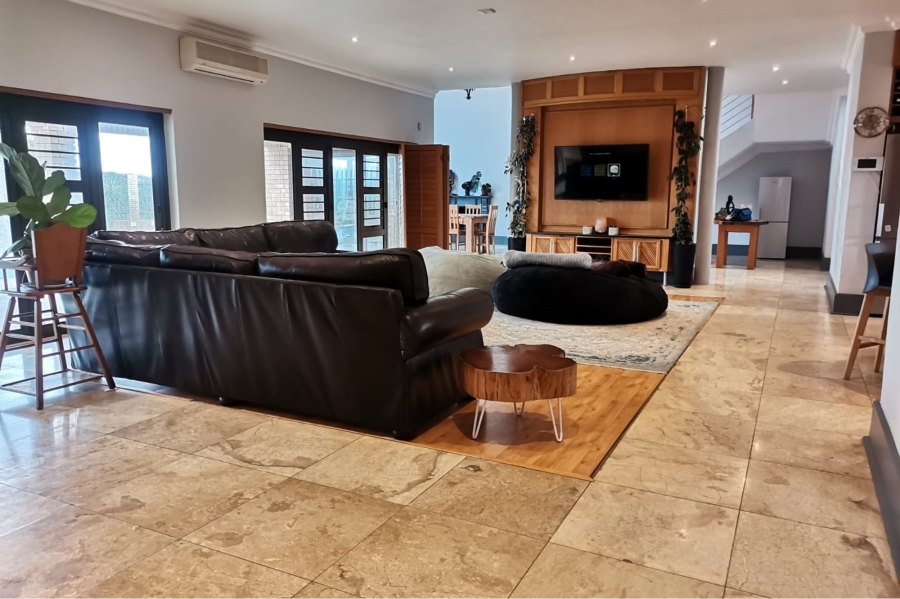 5 Bedroom Property for Sale in Bluewater Bay Eastern Cape